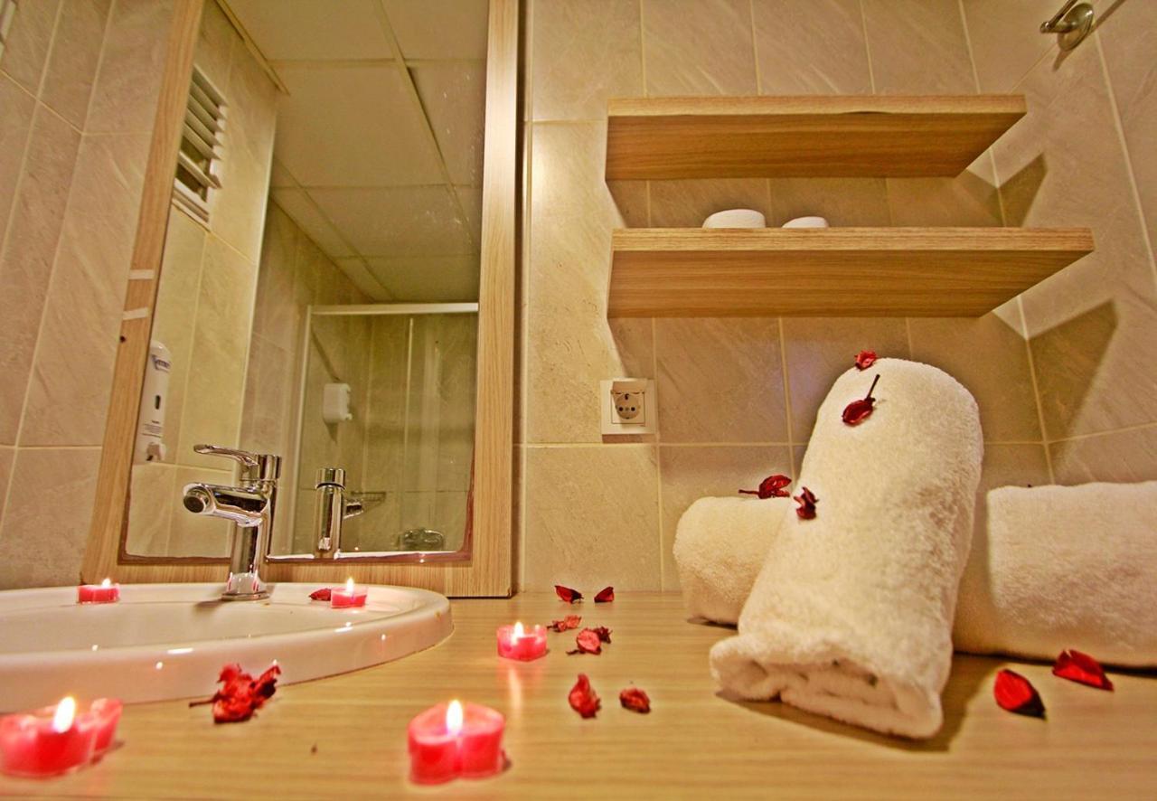 Red House Vip Apartmant Suites Provincia di Provincia di Istanbul Esterno foto
