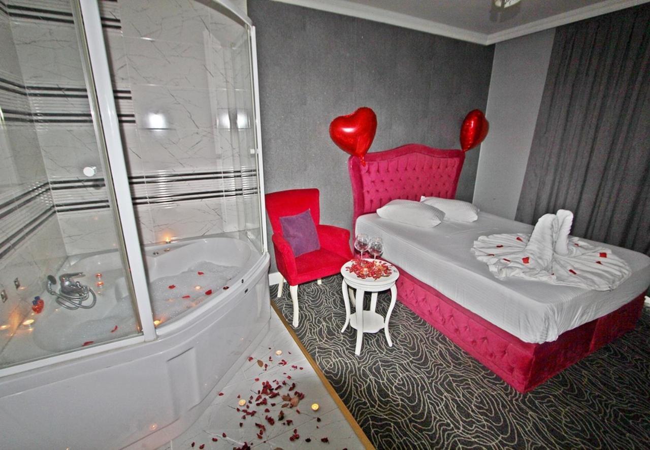 Red House Vip Apartmant Suites Provincia di Provincia di Istanbul Esterno foto