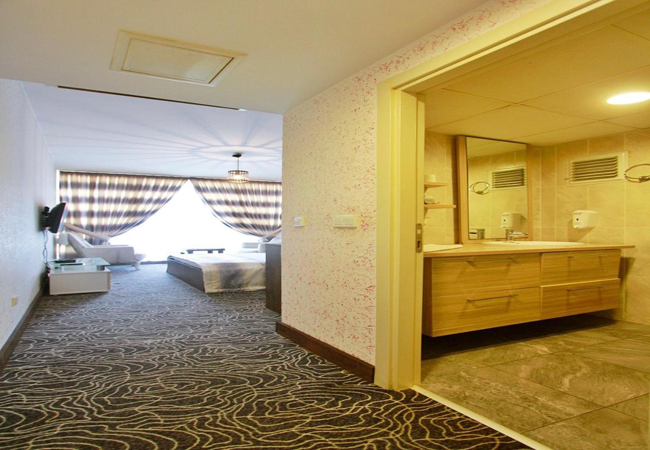 Red House Vip Apartmant Suites Provincia di Provincia di Istanbul Esterno foto
